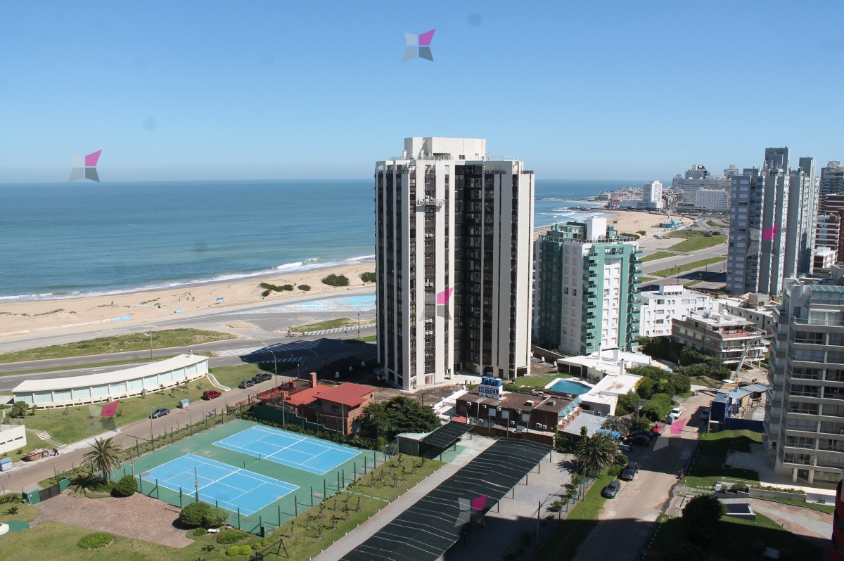 ALQUILER TEMPORAL DE APARTAMENTO DE 2 DORMITORIOS PLAYA BRAVA - RSP373A