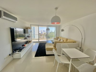 Apartamento en venta de 2 dormitorios en Punta Del Este 