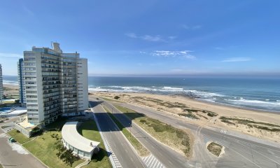 VENTA APTO 2 DORMITORIOS + DEPENDENCIA BRAVA PUNTA DEL ESTE