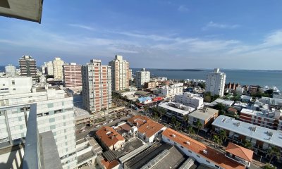 APARTAMENTO EN VENTA 4 DORMITORIOS 3 BAÑOS EN EDIFICIO TORRE DEL SOL