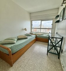 Piso alto en peninsula con vista al mar