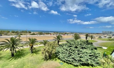 VENTA DE APARTAMENTO DE 2 DORMITORIOS EN BRAVA FRENTE AL MAR