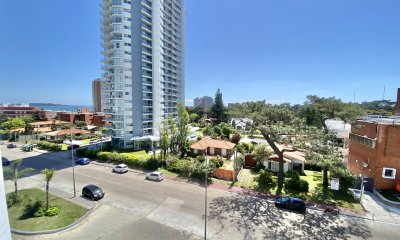 Apartamento en alquiler temporal 2 Dormitorios 2 Baños en Miami Boulevard II