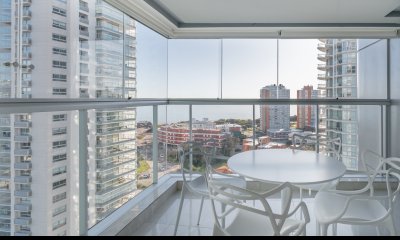 VENTA DE APARTAMENTO DE 2 DORMITORIOS  EN MANSA PUNTA DEL ESTE EN EDIFICIO MIAMI BOULEVARD II