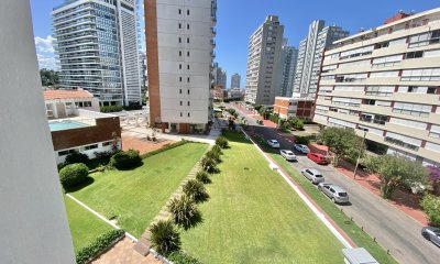 VENTA DE APARTAMENTO DE 1 DORMITORIO EN ZONA IDEAL PARA TODO EL AÑO