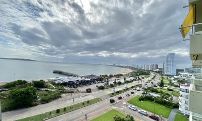 VENTA APARTAMENTO 3 DORMITORIOS MAS DEPENDENCIA EDIFICIO MALECON IV