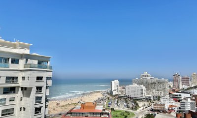 VENTA DE PENTHOUSE DE 2 DORMITORIOS EN EDIFICIO IMPERIALE III PUNTA DEL ESTE