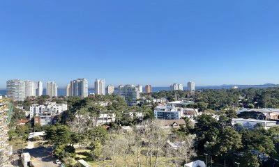 VENTA DE APARTAMENTO DE 2 DORMITORIOS EN OCEAN DRIVE PUNTA DEL ESTE