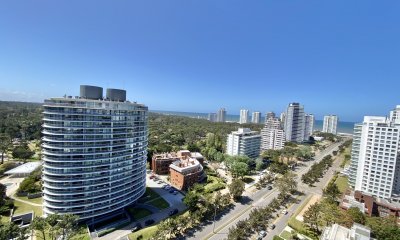 VENTA DE APARTAMENTO DE 3 DORMITORIOS EN EDIFICIO GALA VISTA PUNTA DEL ESTE