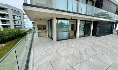 VENTA APARTAMENTO DE 2 DORMITORIOS EN EDIFICIO MANSA WAVE