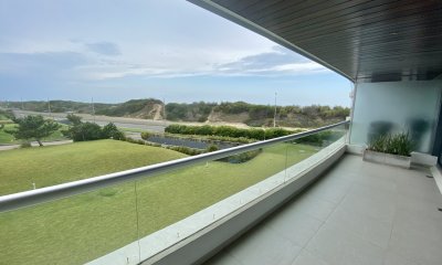 VENTA APARTAMENTO 3 DORMITORIOS + DEPENDENCIA EDIFICIO MARIGOT BRAVA