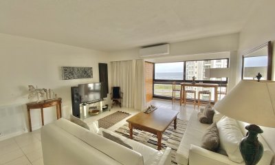 Venta de apartamento de dos dormitorios reciclado