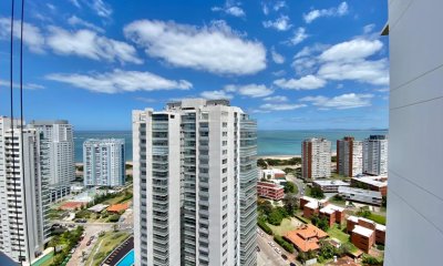 VENTA DE APARTAMENTO DE 2 DORMITORIOS EN EDIFICIO MIAMI BOULEVARD II PUNTA DEL ESTE