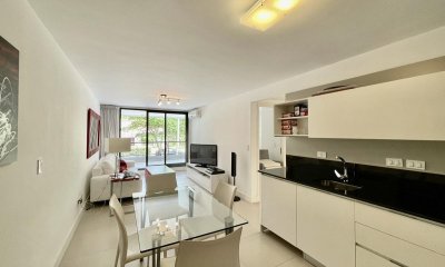 VENTA DE APARTAMENTO DE 2 DORMITORIOS EN EDIFICIO UNIQUE PUNTA DEL ESTE