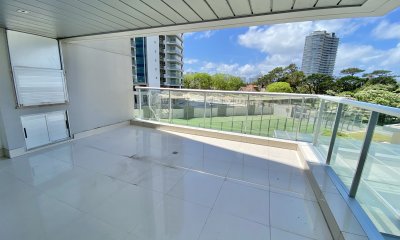 VENTA DE APARTAMENTO DE 2 DORMITORIOS EN MIAMI BOULEVARD PUNTA DEL ESTE