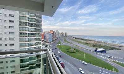 Apartamento en Venta 3 Dormitorios 3 Baños 3 en Suite más Dependencia de Servicio en Imperiale I