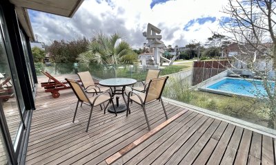VENTA DE APARTAMENTO DE 2 DORMITORIOS FRENTE AL MAR EN MANSA PUNTA DEL ESTE