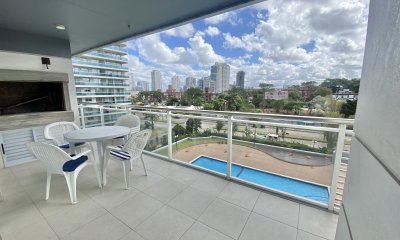 APARTAMENTO DE 2 DORMITORIOS + PARRILLERO EN VENTA - PLAYA BRAVA