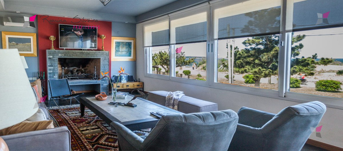 venta de casa de 5 dormitorios frente al mar en mansa punta del este  - rsp8352c
