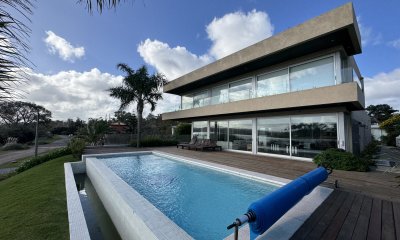 CASA EN VENTA PLAYA MANSA PUNTA DEL ESTE