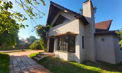 VENTA DE CASA DE 4 DORMITORIOS EN JARDINES DE CORDOBA PUNTA DEL ESTE