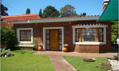 VENTA DE CASA DE 3 DORMITORIOS EN MANSA A 50 MTS DEL MAR EN PUNTA DEL ESTE