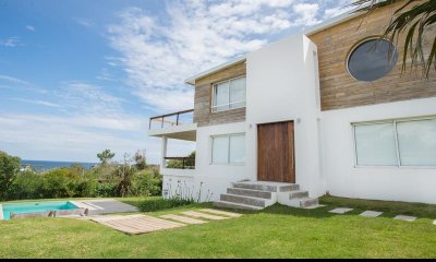 VENTA DE CASA DE 3 DORMITORIOS EN EL CHORRO MANANTIALES PUNTA DEL ESTE