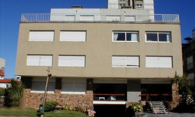 VENTA APARTAMENTO DE 2 DORMITORIOS EDIFICIO LAS PALMAS