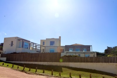 Casa en Manantiales, Punta Piedras