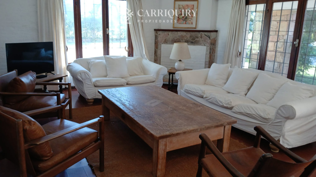 Casa ID.10601/En-venta-casa-de-1-dormitorio-con-dependencia-en-Cantegril - Gran oportunidad casa en venta el corazon de playa mansa a 350 metros del mar