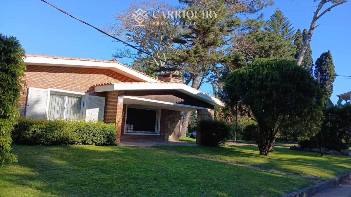 Casa ID.10601/En-venta-casa-de-1-dormitorio-con-dependencia-en-Cantegril - Gran oportunidad casa en venta el corazon de playa mansa a 350 metros del mar