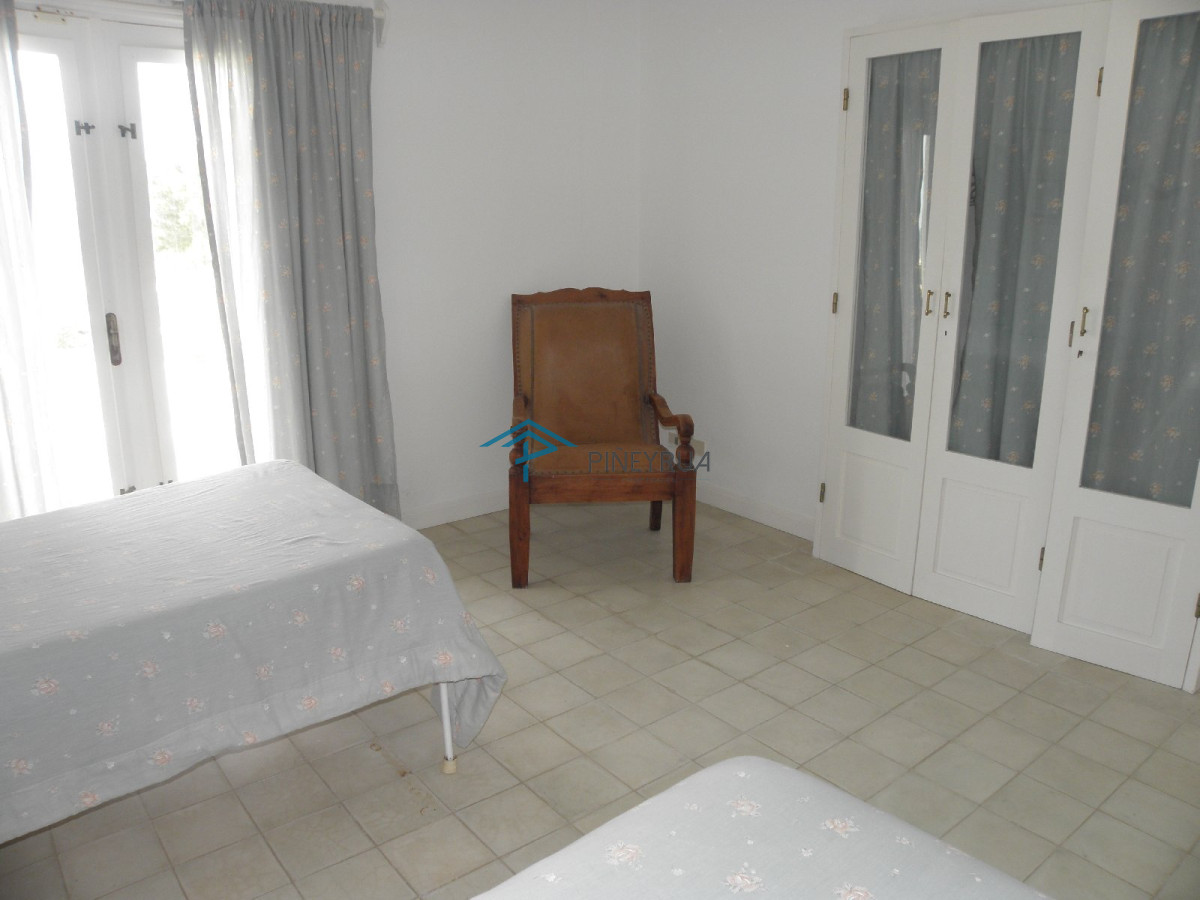 Casa ID.393 - Venta de exclusiva casa sobre la playa en Punta Piedras.