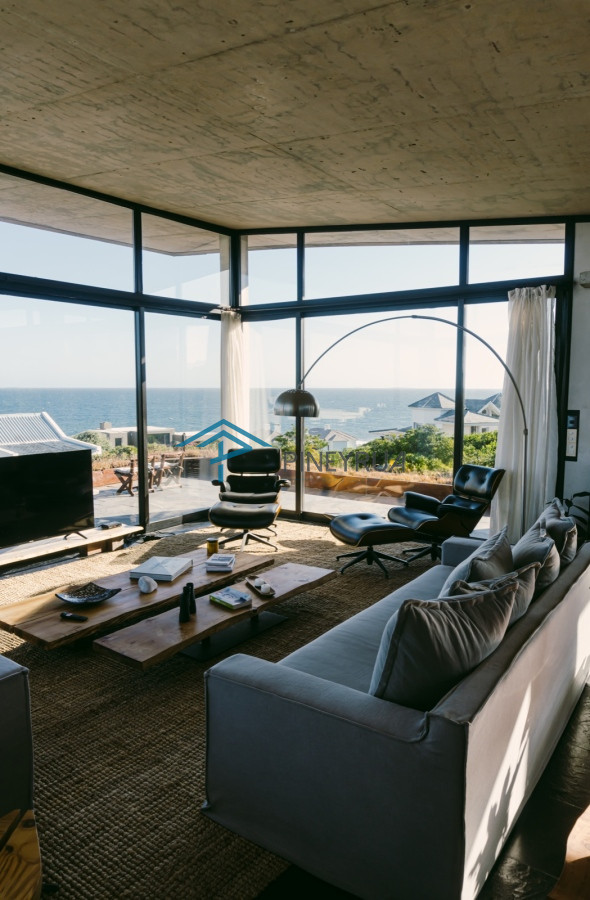 CASA EN PUNTA PIEDRAS 