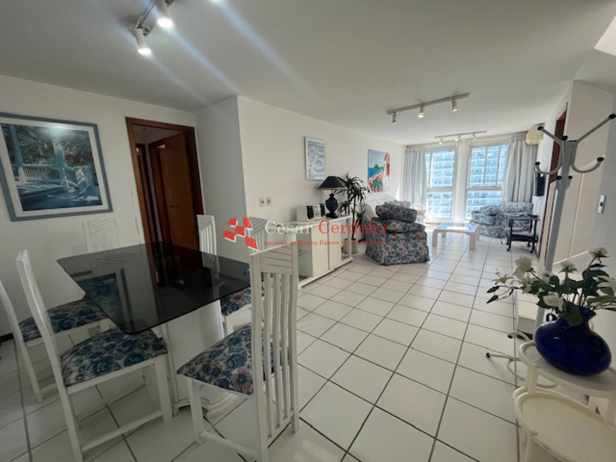 VENTA - Apartamento en Mansa, DUPLEX 2 dormitorios + parrillero propio - CCB1924A