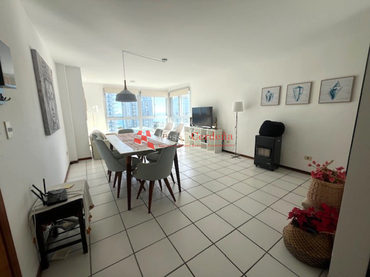 VENTA - Apartamento en Mansa, DUPLEX 3 dormitorios + parrillero propio - CCB885A