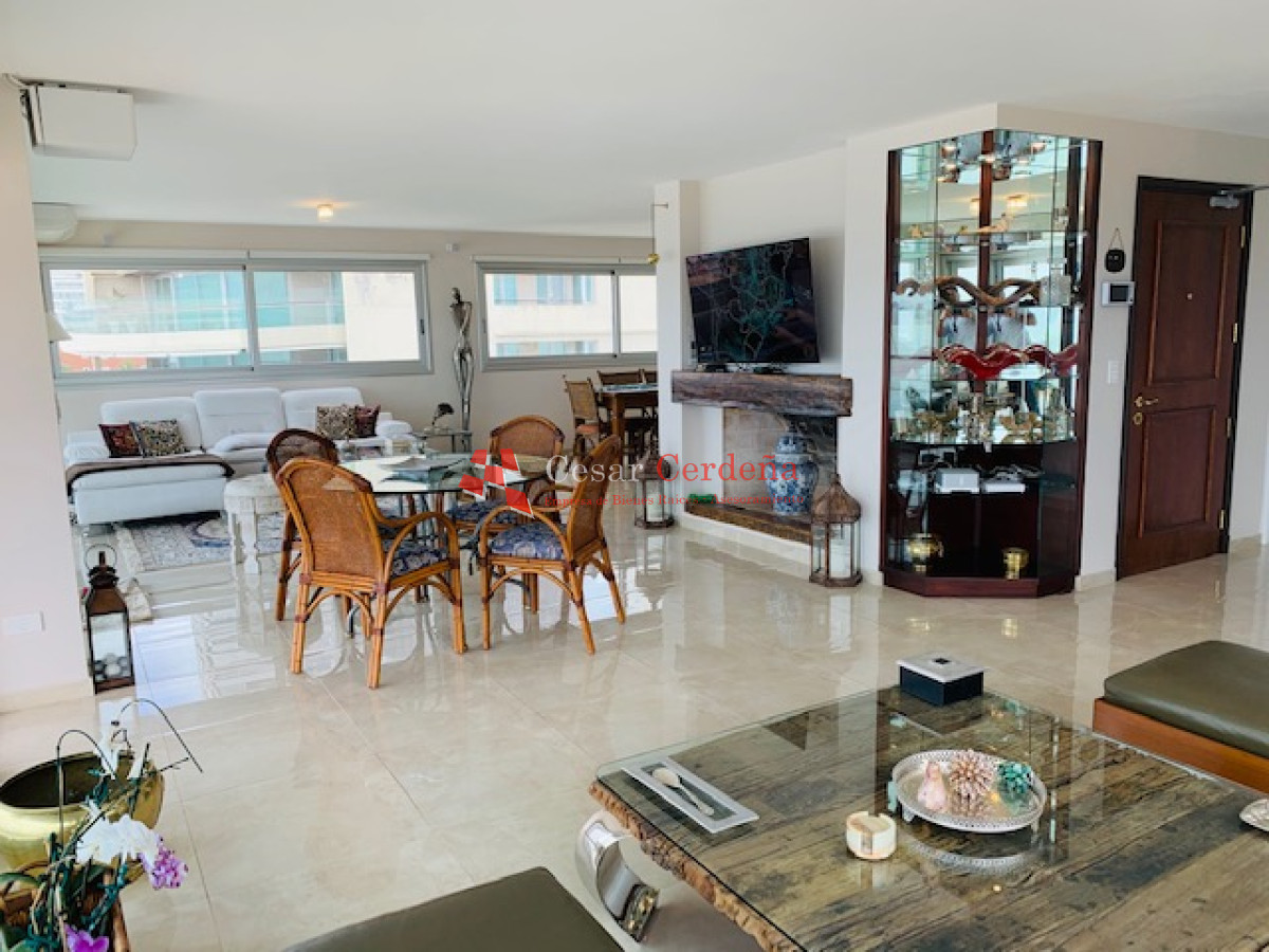 Apartamento ID.117 - VENTA - Exclusivo apartamento en venta - primera linea a los yates y la bahía de Punta del Este