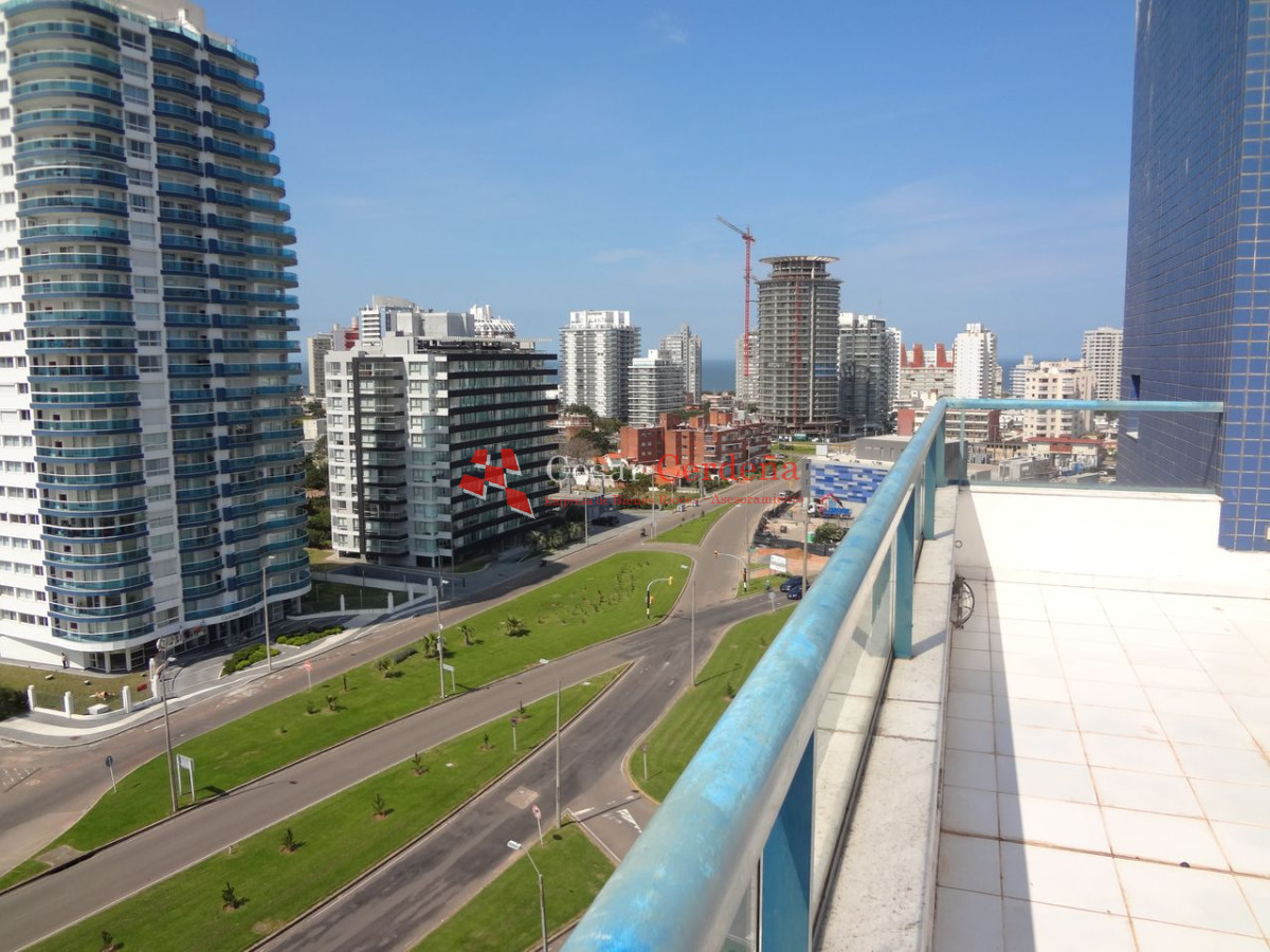 Apartamento ID.885 - VENTA - Apartamento en Mansa, DUPLEX 3 dormitorios + parrillero propio