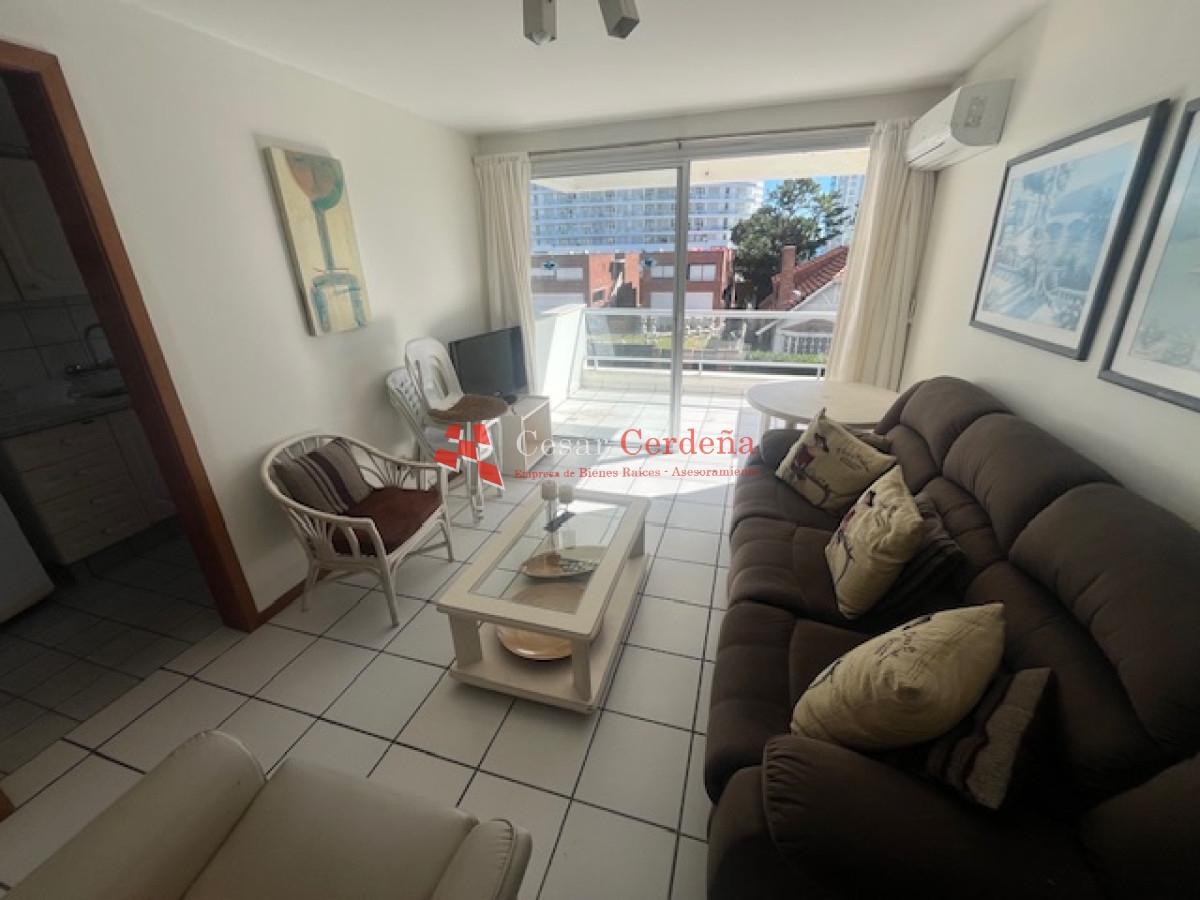 Apartamento ID.1923 - VENTA - Playa mansa, 2 dormitorios a metros del mar