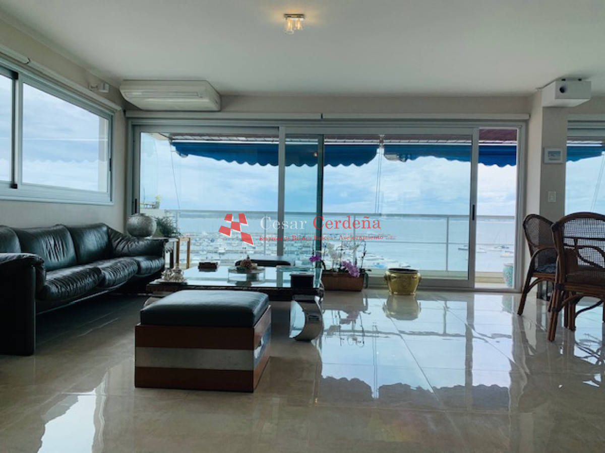 Apartamento ID.117 - VENTA - Exclusivo apartamento en venta - primera linea a los yates y la bahía de Punta del Este