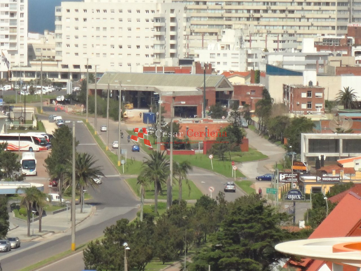 Apartamento ID.885 - VENTA - Apartamento en Mansa, DUPLEX 3 dormitorios + parrillero propio