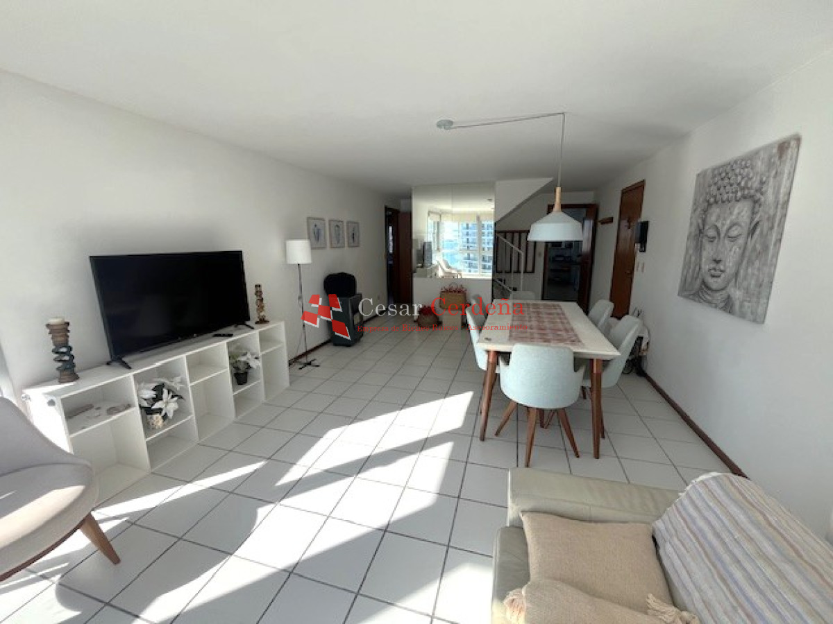 Apartamento ID.885 - VENTA - Apartamento en Mansa, DUPLEX 3 dormitorios + parrillero propio