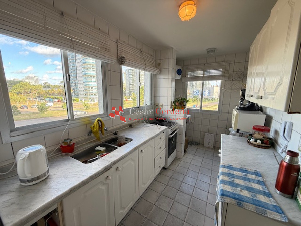 Apartamento ID.1963 - VENTA - Apartamento en Mansa, esquinero 3 dormitorios + parrillero propio