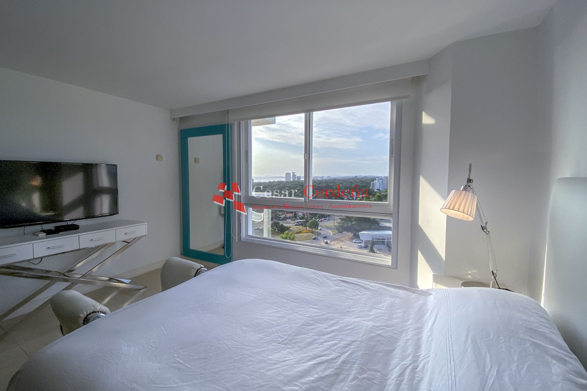 Apartamento ID.1487 - VENTA - 2 dormitorios, piso muy alto en Torre de categoria y distincion