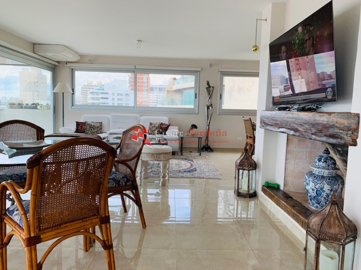 Apartamento ID.117 - VENTA - Exclusivo apartamento en venta - primera linea a los yates y la bahía de Punta del Este