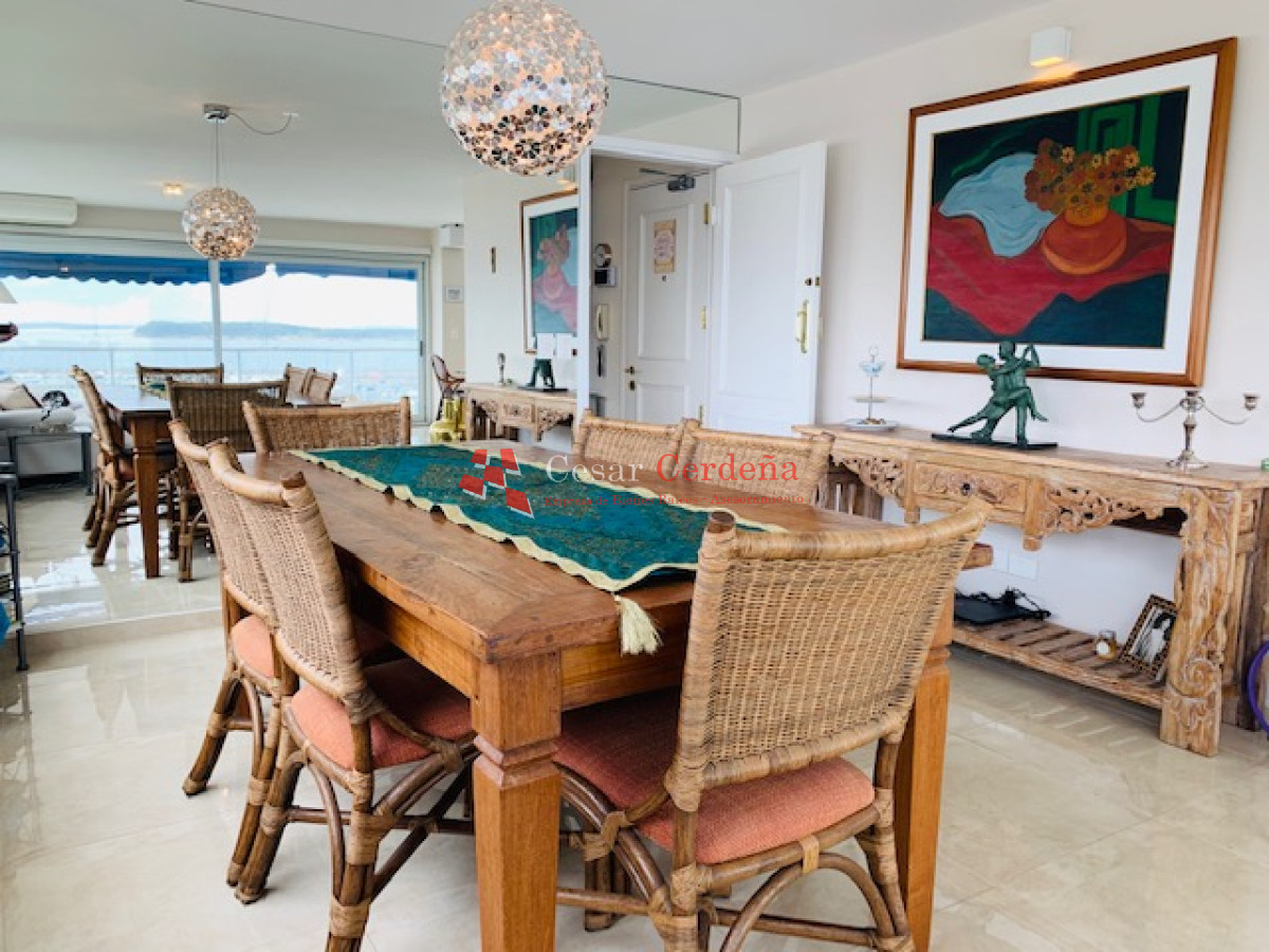 Apartamento ID.117 - VENTA - Exclusivo apartamento en venta - primera linea a los yates y la bahía de Punta del Este
