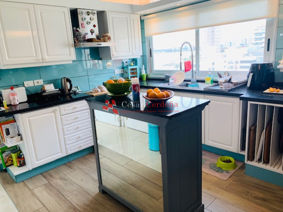 Apartamento ID.117 - VENTA - Exclusivo apartamento en venta - primera linea a los yates y la bahía de Punta del Este