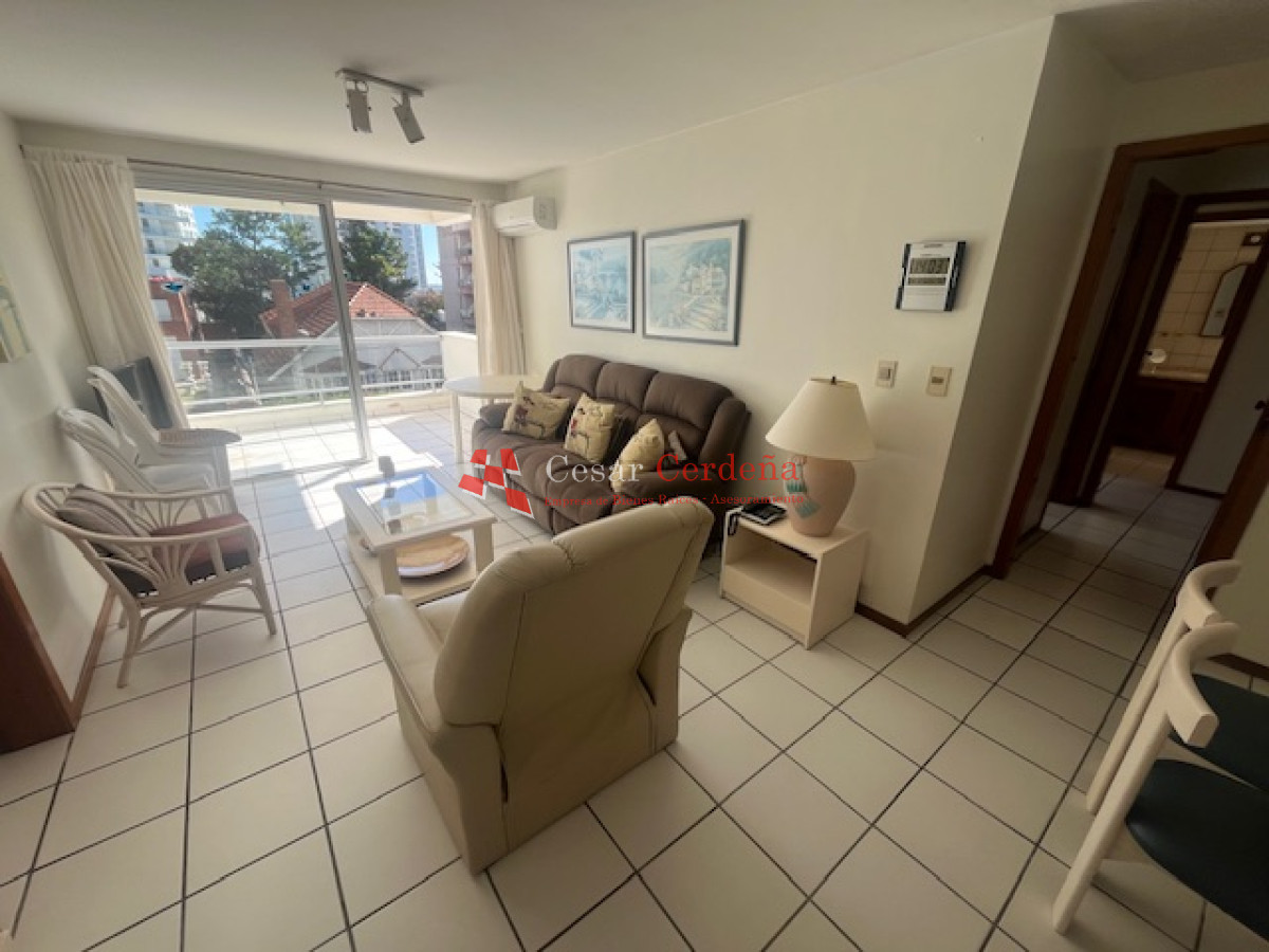 Apartamento ID.1923 - VENTA - Playa mansa, 2 dormitorios a metros del mar