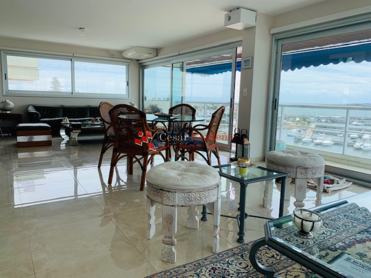 Apartamento ID.117 - VENTA - Exclusivo apartamento en venta - primera linea a los yates y la bahía de Punta del Este