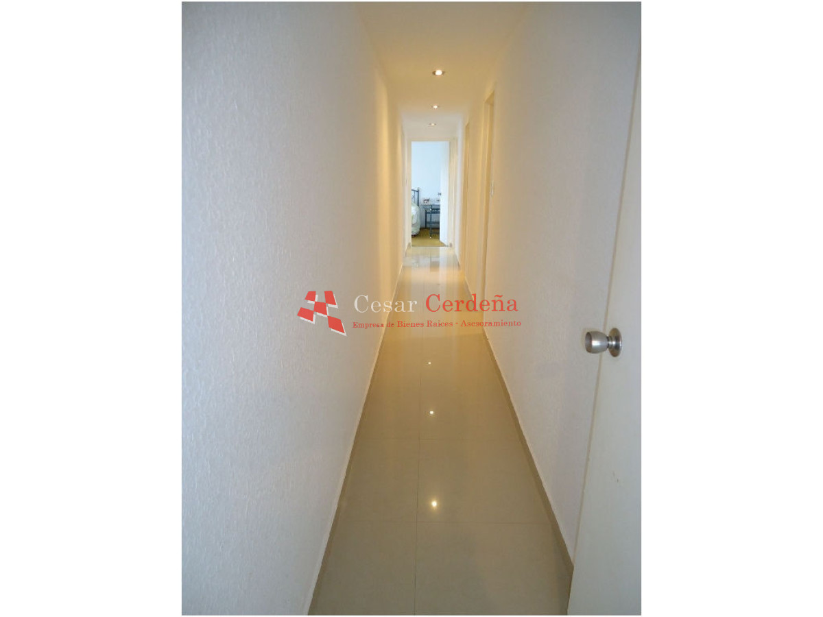Apartamento ID.696 - VENTA - 3 dormitorios al frente, playa mansa