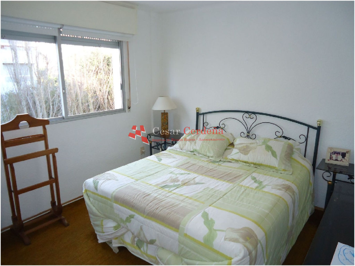 Apartamento ID.696 - VENTA - 3 dormitorios al frente, playa mansa